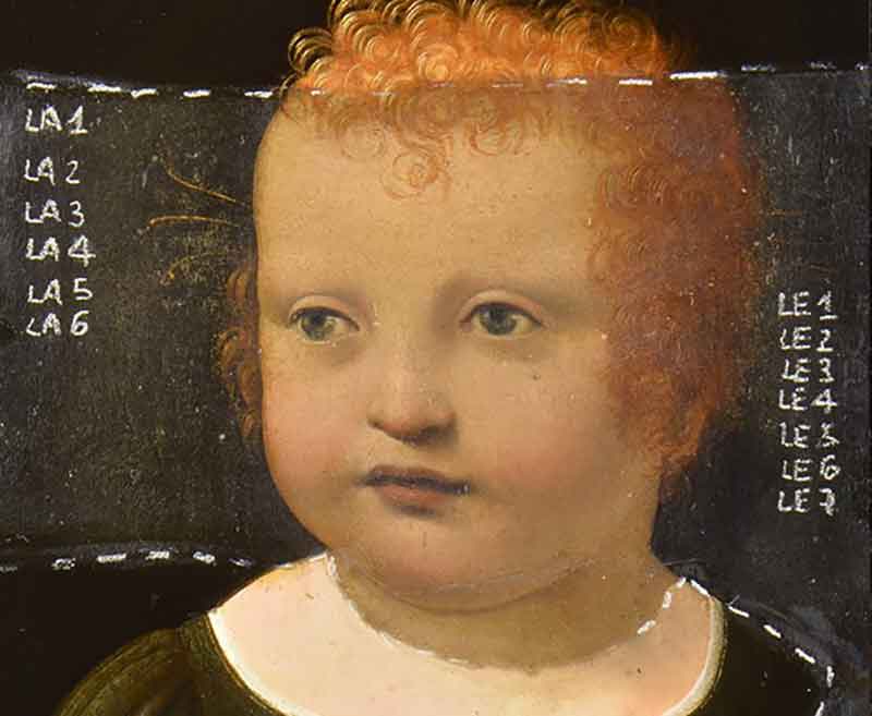 Dipinto Salvator Mundi di Marco d'Oggiono che ritrae un bambino con capelli rossi ricci.