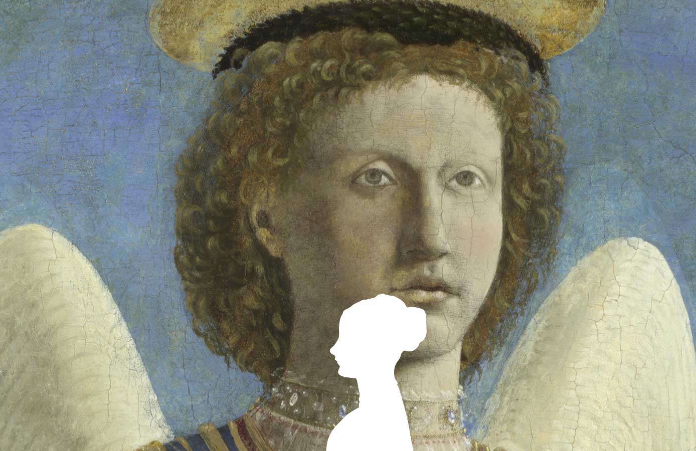 Immagine di un dipinto rinascimentale che ritrae un angelo con riccioli biondi, ali bianche, sfondo blu e berretto marrone.