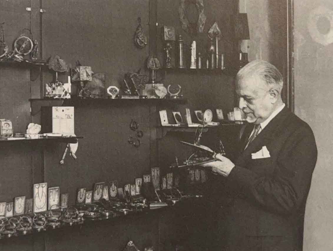 Piero Portaluppi e la sua collezione di meridiane a Casa Atellani